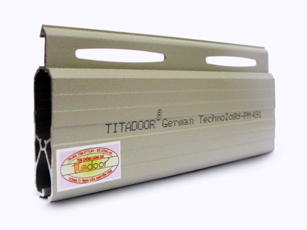 Cửa cuốn titadoor PM491